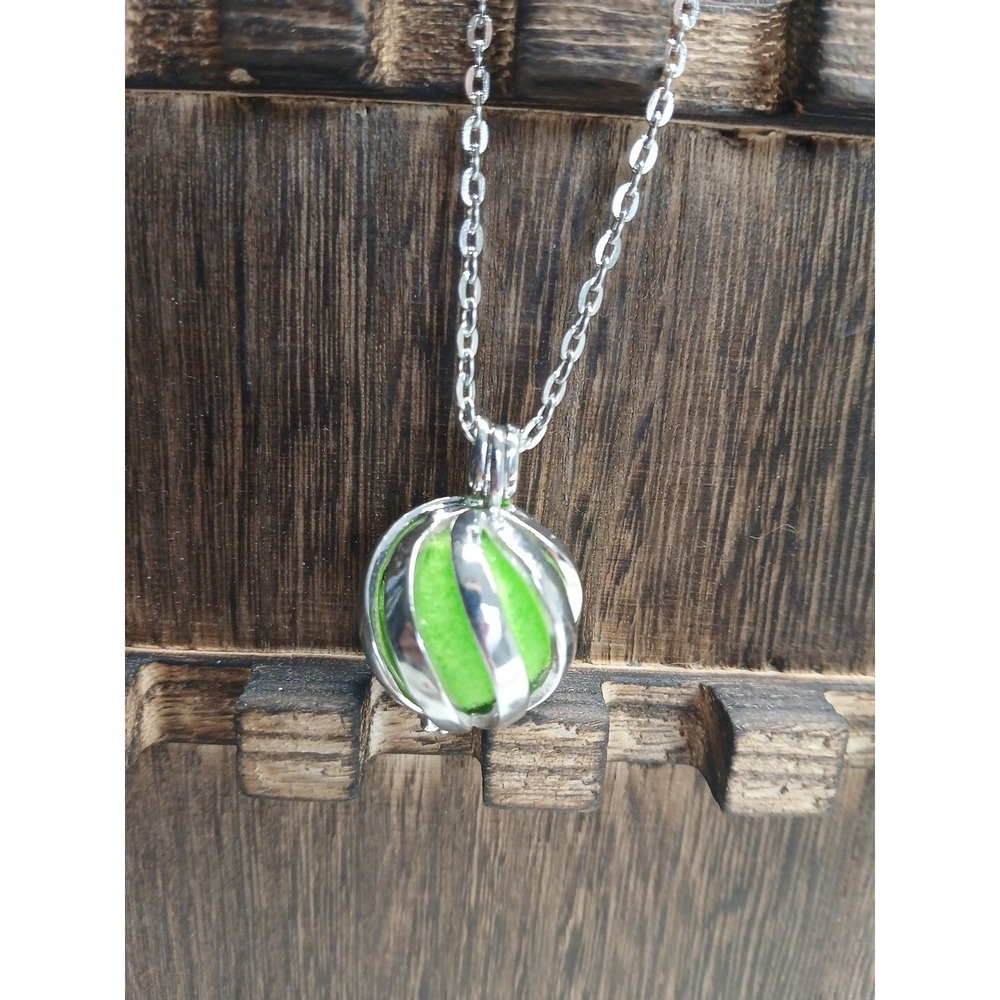Essential Oil Diffuser Necklace - Picture 5 of 5